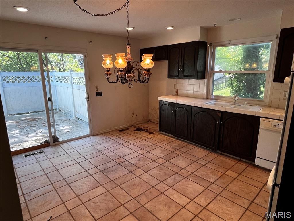 608 Agean Way Ballwin, MO 63011 - Photo 15 of 41