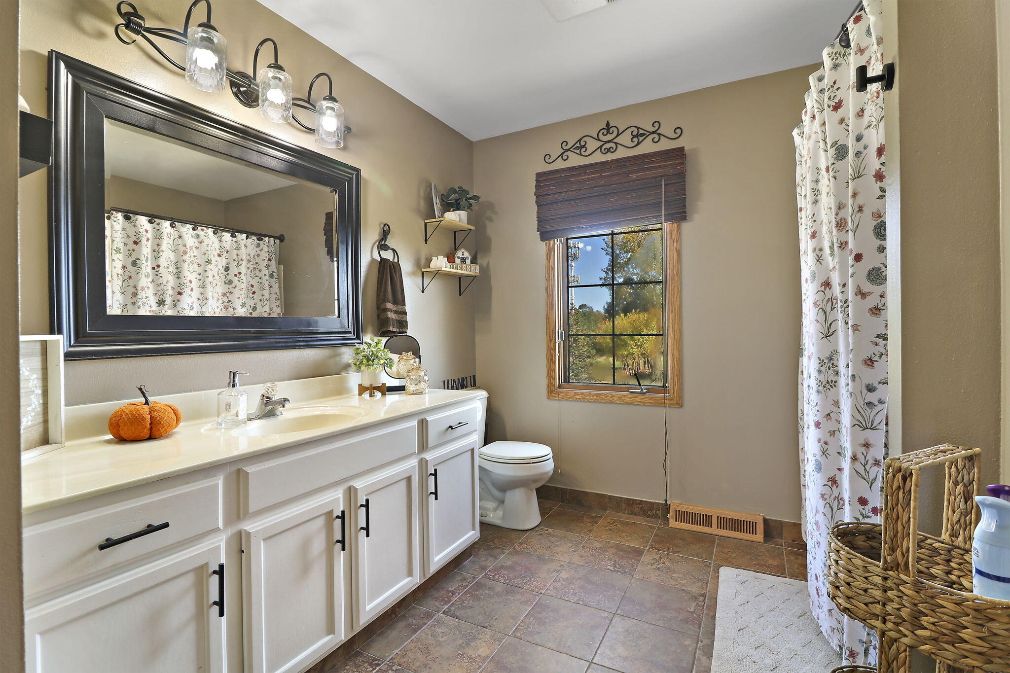 7646 46th Avenue Pleasant Prairie, WI 53142 - Photo 17 of 36 17-web-or-mls-7646 46th Ave. Kenosha, WI