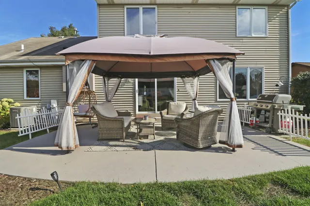 $434,900 | 7646 46th Avenue, Pleasant Prairie, WI 53142