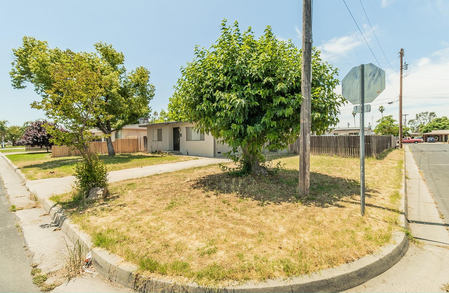 902 Music Avenue Clovis, CA 93612 - Photo 21 of 21 a view of a swimming pool with a patio