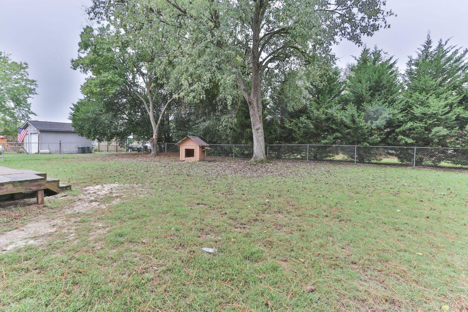202 East Temple Avenue Rockingham, NC 28379 - Photo 28 of 31 2Z1A1004_preview.jpeg