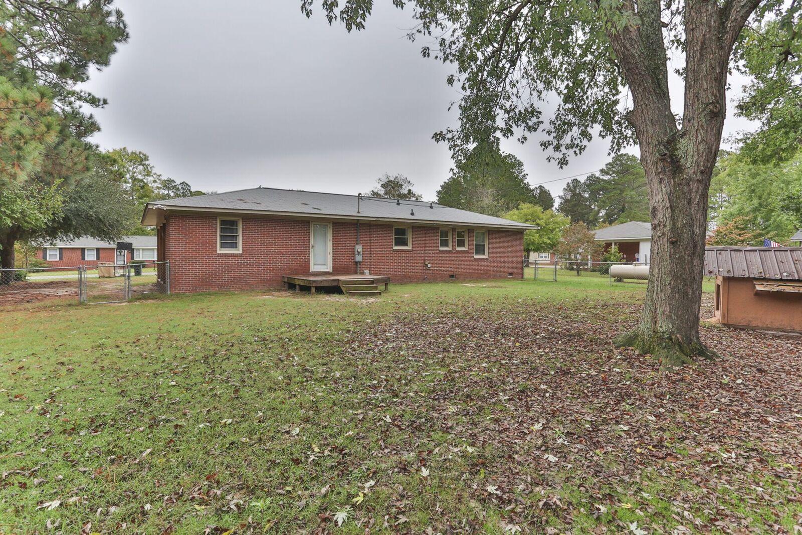202 East Temple Avenue Rockingham, NC 28379 - Photo 29 of 31 2Z1A1008_preview.jpeg