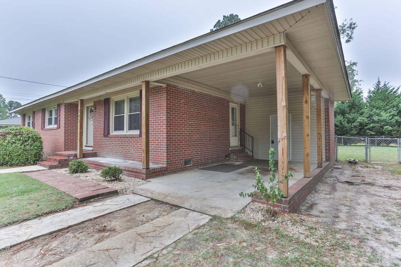 202 East Temple Avenue Rockingham, NC 28379 - Photo 5 of 31 2Z1A0996_preview.jpeg