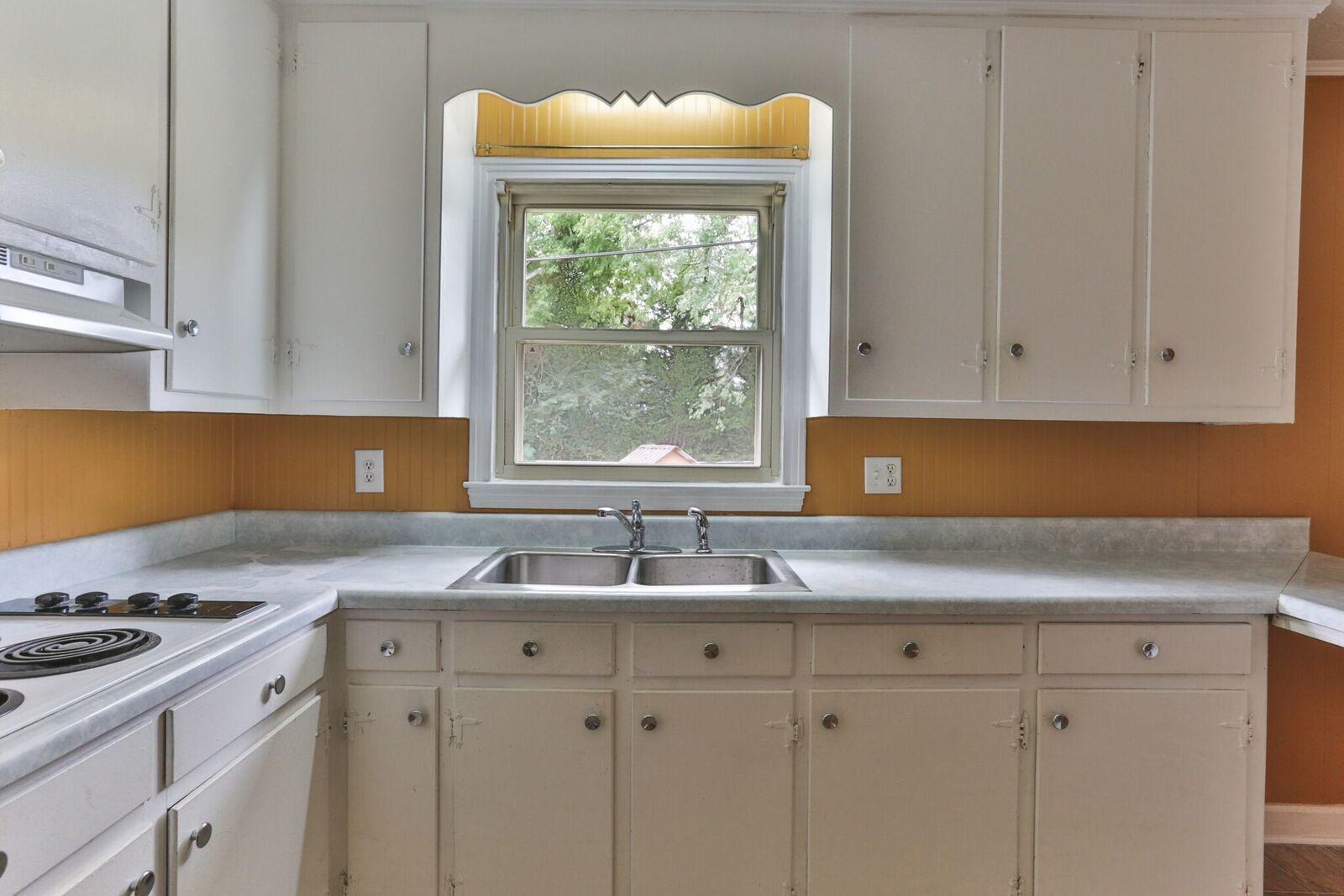 202 East Temple Avenue Rockingham, NC 28379 - Photo 10 of 31 2Z1A1036_preview.jpeg