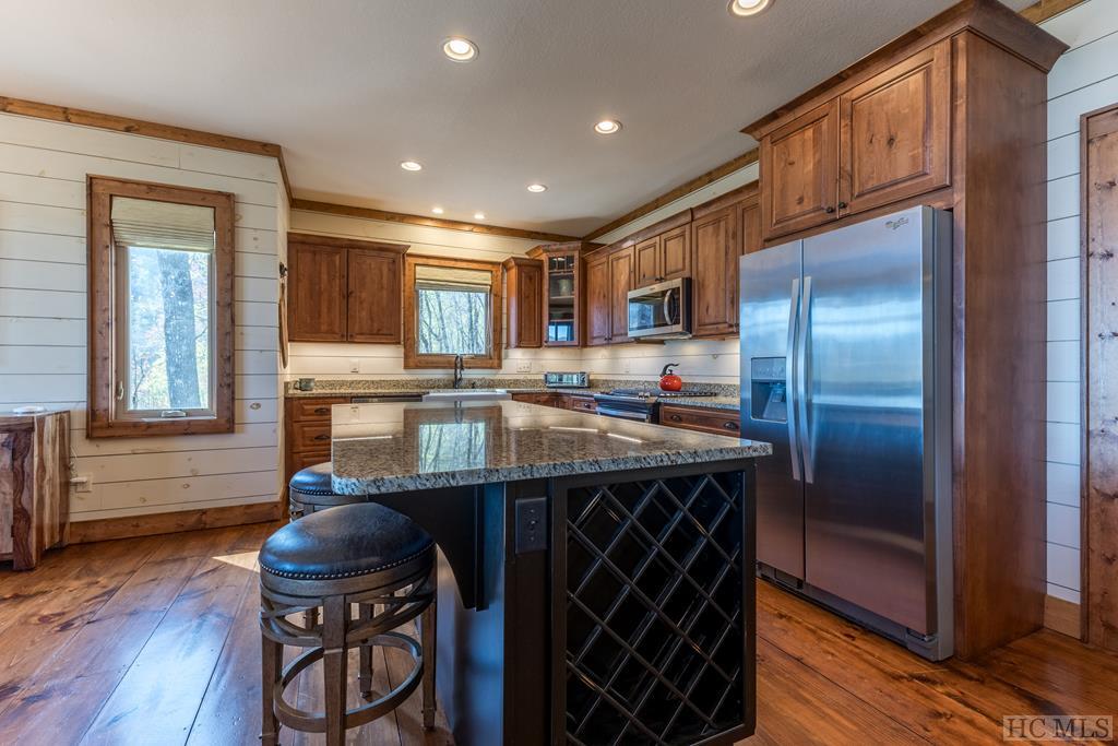 453 Golf View Road Sapphire, NC 28774 - Photo 16 of 36 Gallery Image 16