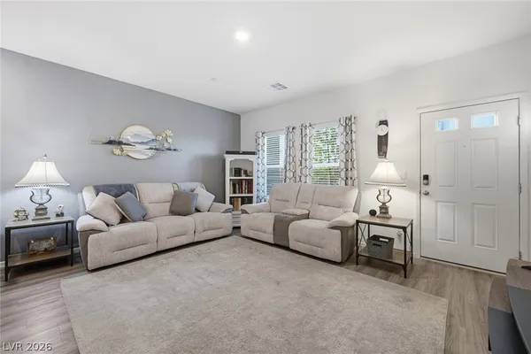 $300,000 | 554 Foothill Cove Lane, Henderson, NV 89002