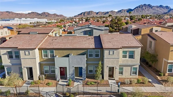 $300,000 | 554 Foothill Cove Lane, Henderson, NV 89002
