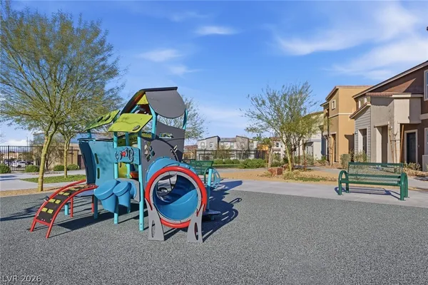 $300,000 | 554 Foothill Cove Lane, Henderson, NV 89002