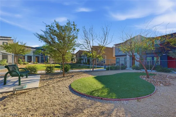 $300,000 | 554 Foothill Cove Lane, Henderson, NV 89002