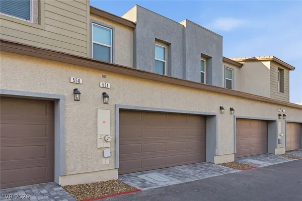 $300,000 | 554 Foothill Cove Lane, Henderson, NV 89002