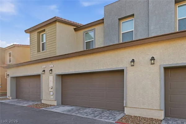 $300,000 | 554 Foothill Cove Lane, Henderson, NV 89002