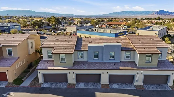 $300,000 | 554 Foothill Cove Lane, Henderson, NV 89002