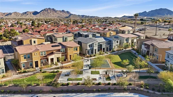 $300,000 | 554 Foothill Cove Lane, Henderson, NV 89002