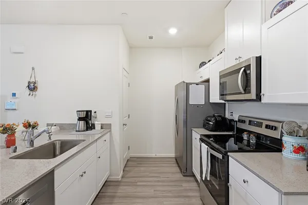 $300,000 | 554 Foothill Cove Lane, Henderson, NV 89002