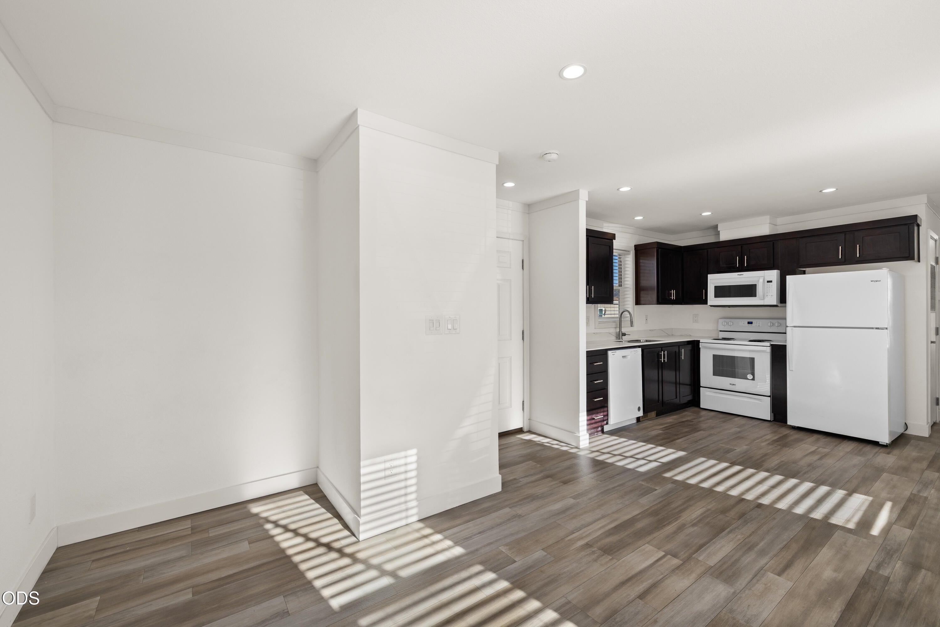 460 Arnos Street, Unit 45 Talent, OR 97540 - Photo 4 of 23 Gallery Image 4