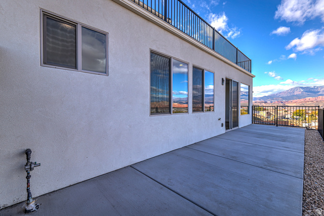 2072 W. 320 S. Hurricane, UT 84737 - Photo 23 of 46 Private and fenced back patio
