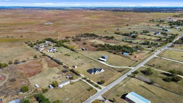$465,000 | 6916 Sky Road, Joshua, TX 76058