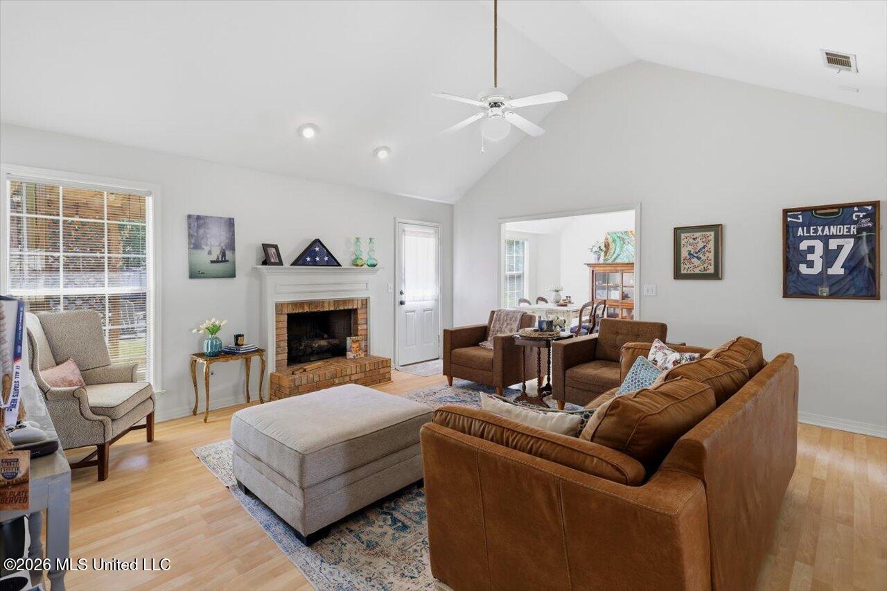 6016 Hawthorne Hill Road Flowood, MS 39232 - Photo 5 of 28 05-6016 Hawthorne Hill Rd _ Hometoursms.