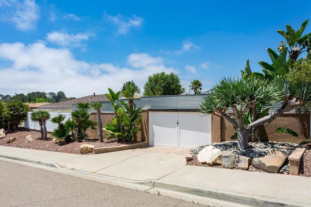a house view with a outdoor space