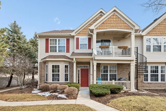 $300,000 | 1120 Georgetown Way, Vernon Hills, IL 60061