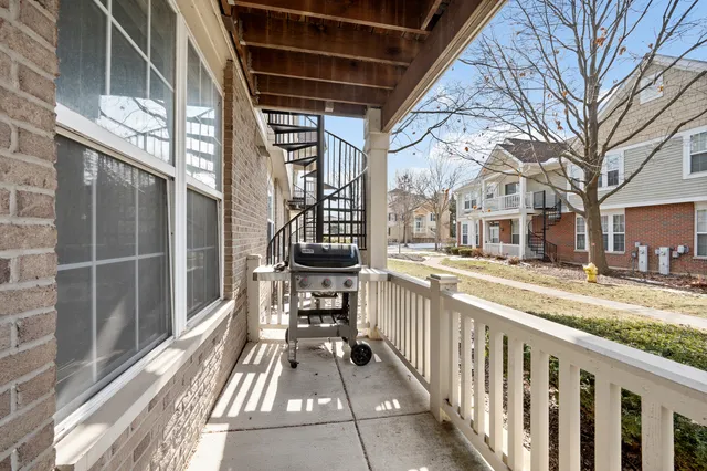 $300,000 | 1120 Georgetown Way, Vernon Hills, IL 60061