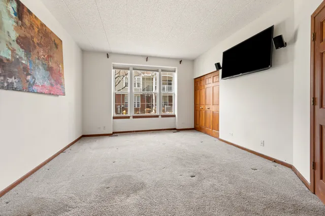 $300,000 | 1120 Georgetown Way, Vernon Hills, IL 60061