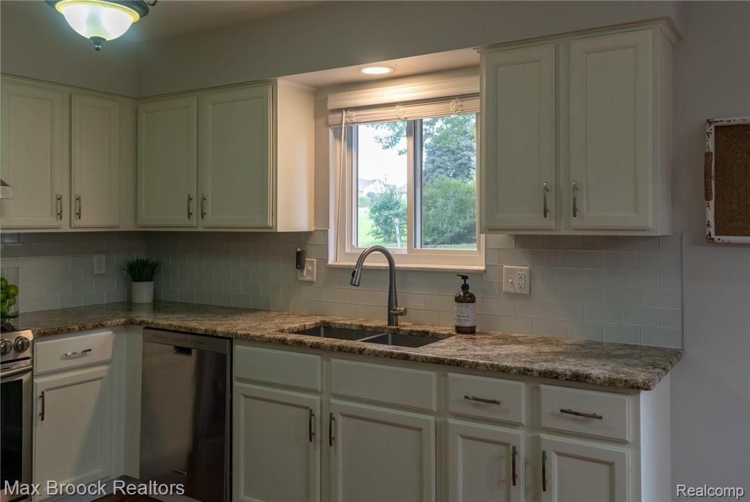 2281 Norton Road Rochester, MI 48307 - Photo 15 of 37 050_DSC0321-HDR.jpg
