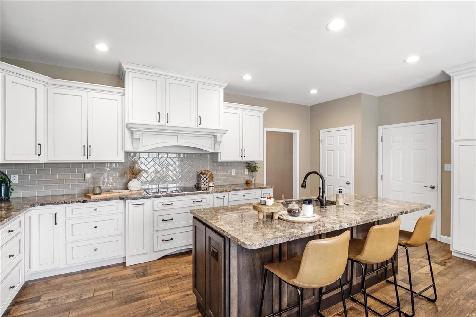 1703 Clover Ridge Columbia, IL 62236 - Photo 13 of 57