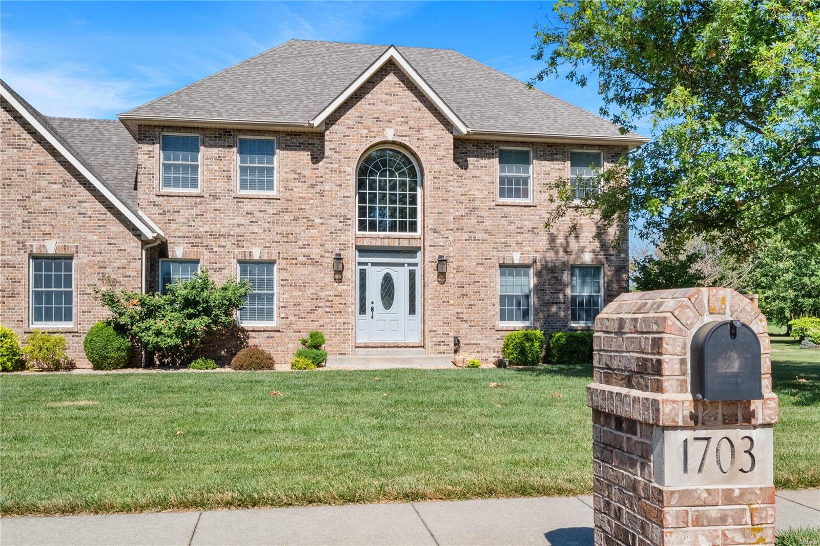 1703 Clover Ridge Columbia, IL 62236 - Photo 2 of 57