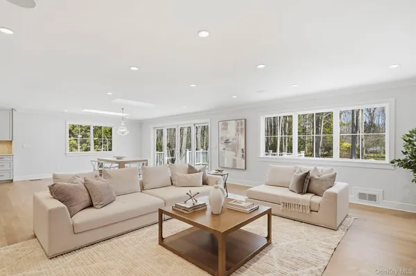 $3,595,000 | 39 A Barlow Lane, Rye, NY 10580
