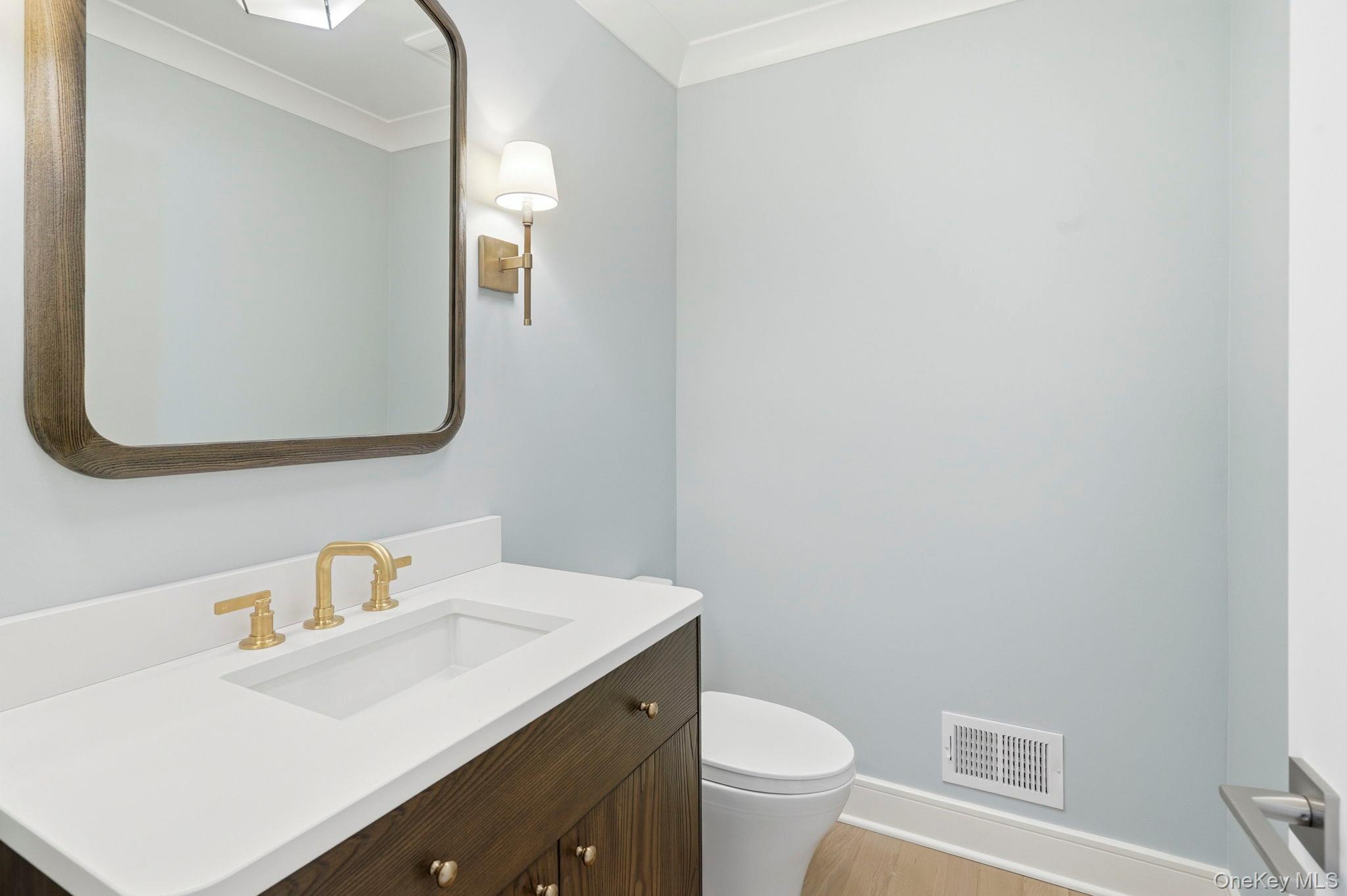 39 A Barlow Lane Rye, NY 10580 - Photo 16 of 43 Powder Room