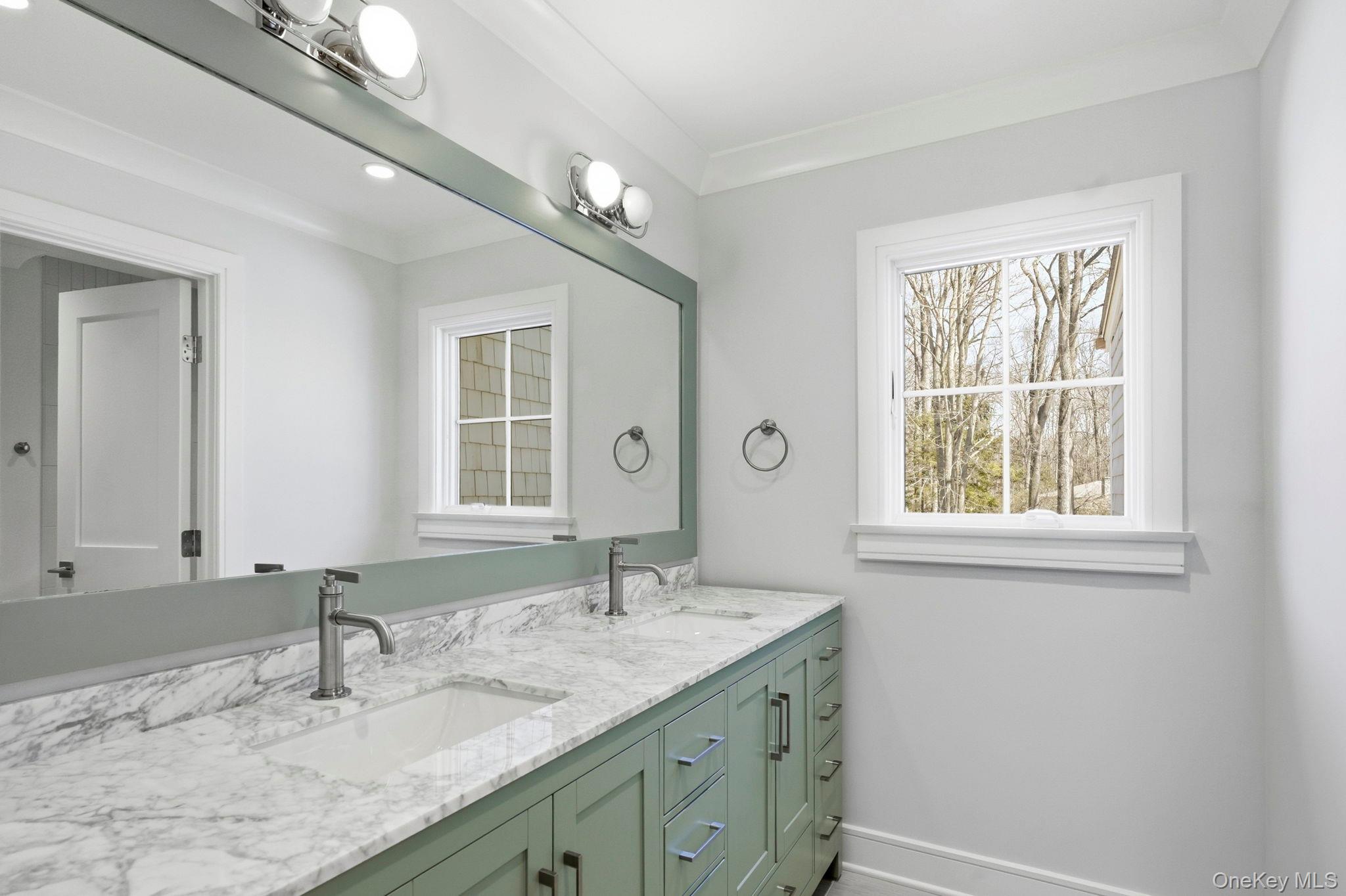 39 A Barlow Lane Rye, NY 10580 - Photo 28 of 43 Hall Bath with Dual Vanity