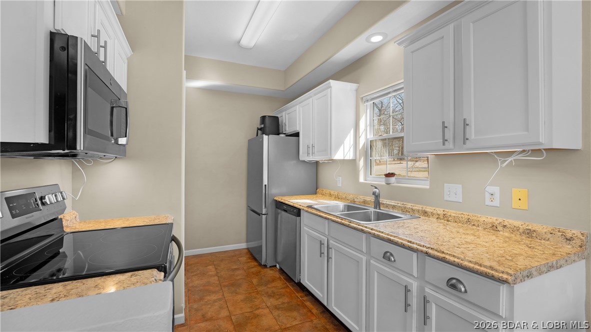 34 Walnut Road Lake Ozark, MO 65049 - Photo 4 of 30