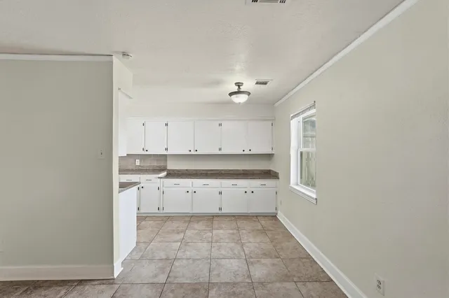 $2,500 | 2518 Henderson Lane, Deer Park, TX 77536