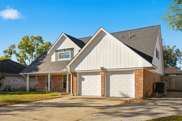 $2,500 | 2518 Henderson Lane, Deer Park, TX 77536