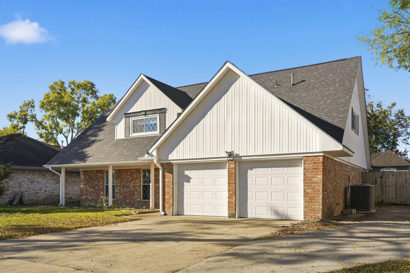 2518 Henderson Lane Deer Park, TX 77536 - Photo 2 of 28 a view of a house with a swimming pool