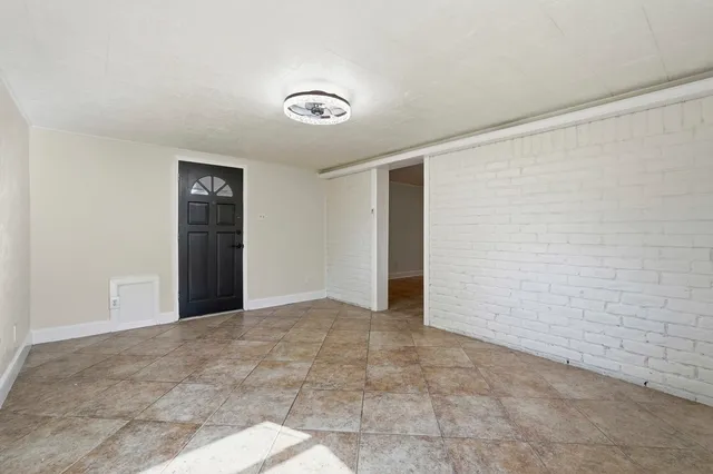 $2,500 | 2518 Henderson Lane, Deer Park, TX 77536