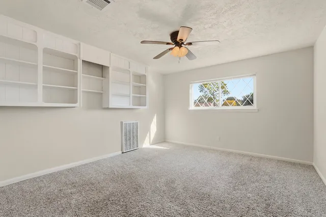 $2,500 | 2518 Henderson Lane, Deer Park, TX 77536