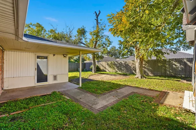 $2,500 | 2518 Henderson Lane, Deer Park, TX 77536