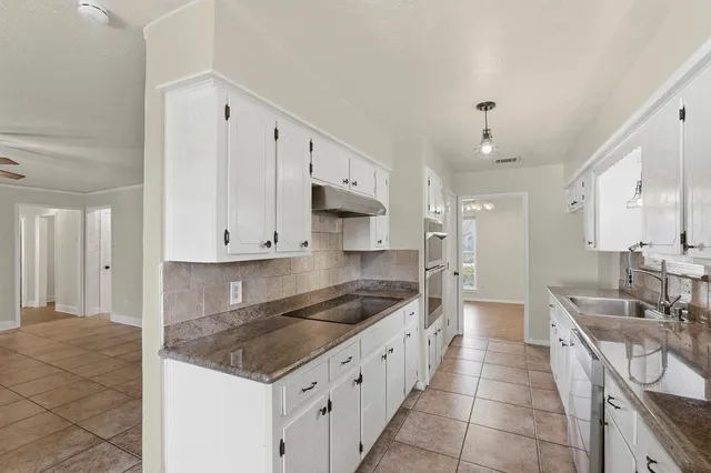 $2,500 | 2518 Henderson Lane, Deer Park, TX 77536