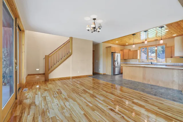 $1,320,000 | 23612 North Westlake Drive, Nine Mile Falls, WA 99026