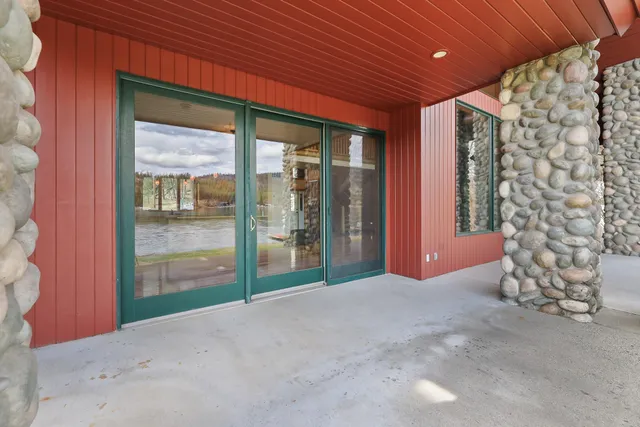 $1,320,000 | 23612 North Westlake Drive, Nine Mile Falls, WA 99026