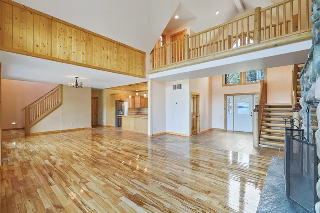 $1,320,000 | 23612 North Westlake Drive, Nine Mile Falls, WA 99026