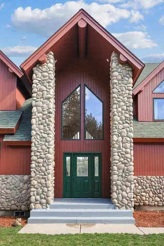 $1,320,000 | 23612 North Westlake Drive, Nine Mile Falls, WA 99026