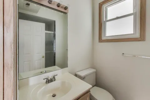 $2,400 | 1423 West Cortez Street, Unit 2, Chicago, IL 60642