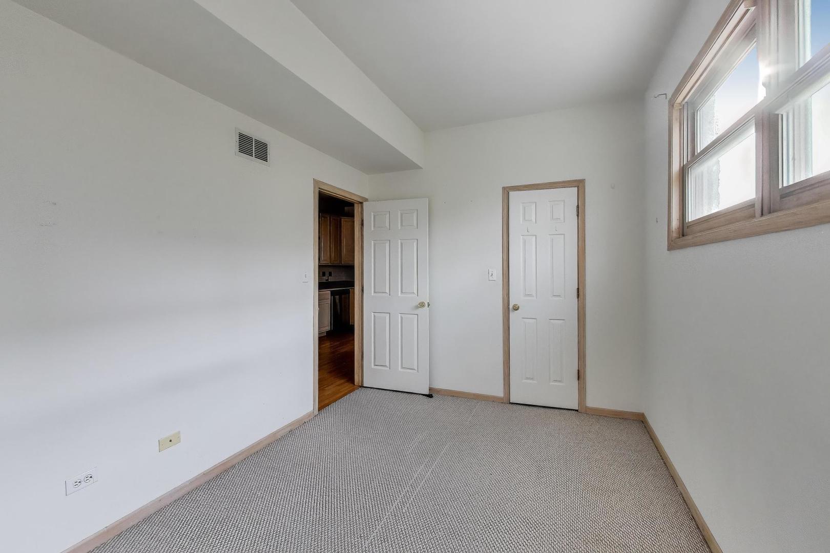 1423 West Cortez Street, Unit 2 Chicago, IL 60642 - Photo 17 of 28 a view of an empty room