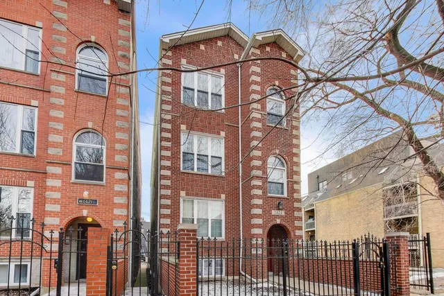 $2,400 | 1423 West Cortez Street, Unit 2, Chicago, IL 60642