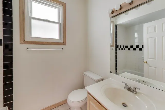 $2,400 | 1423 West Cortez Street, Unit 2, Chicago, IL 60642