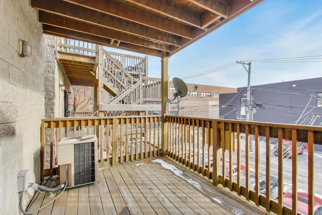 $2,400 | 1423 West Cortez Street, Unit 2, Chicago, IL 60642