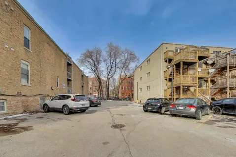 $2,400 | 1423 West Cortez Street, Unit 2, Chicago, IL 60642